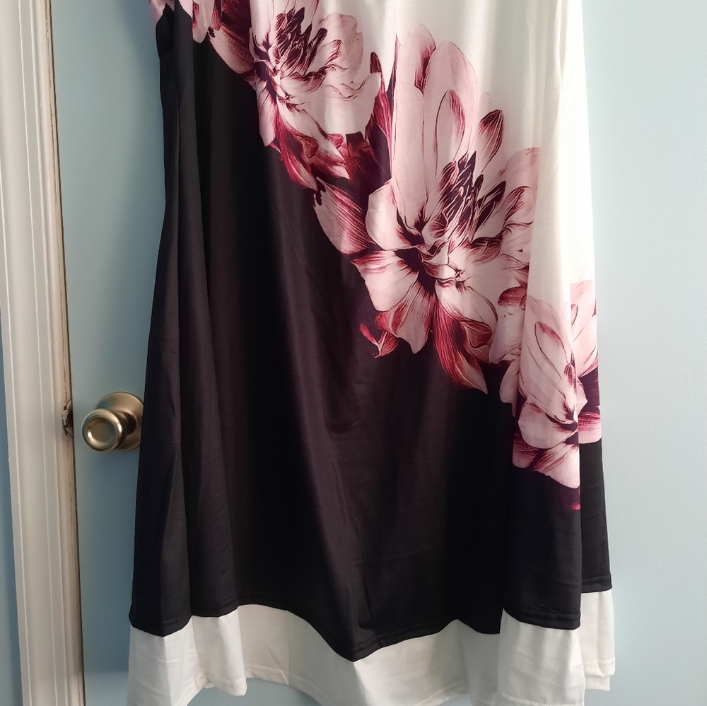 NWOT  women's dress - Picture 2 of 5